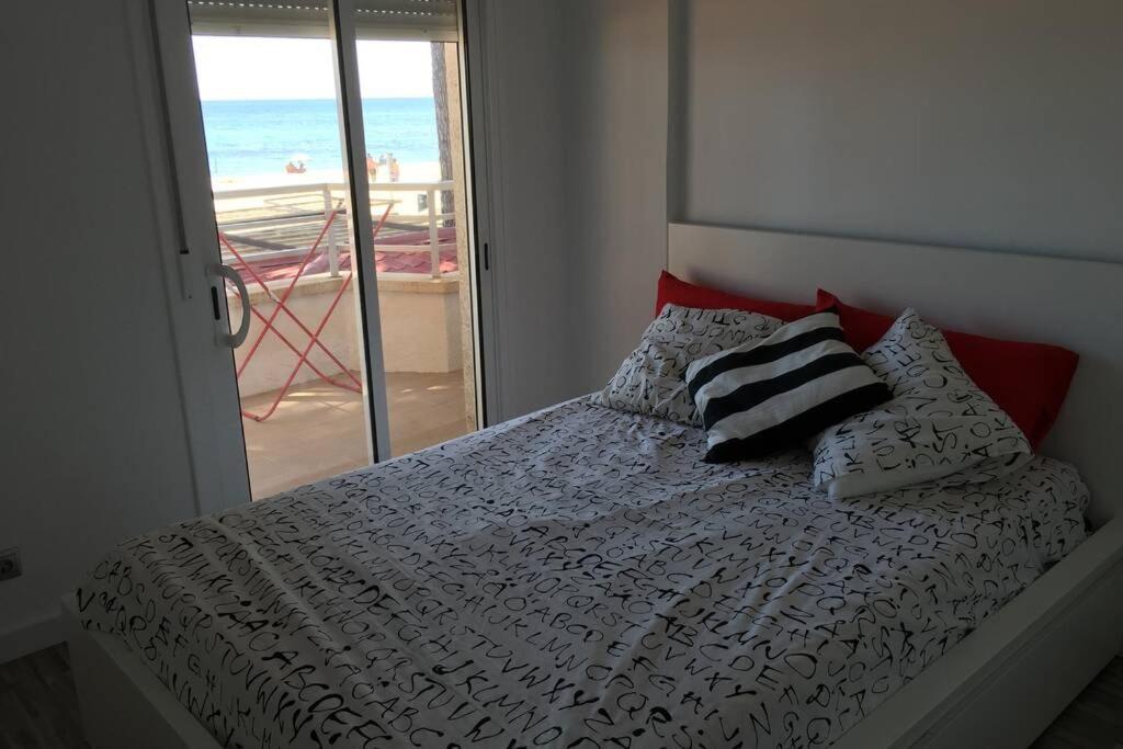 Apartamento Con Vistas Al Mar En Cambrils Luaran gambar