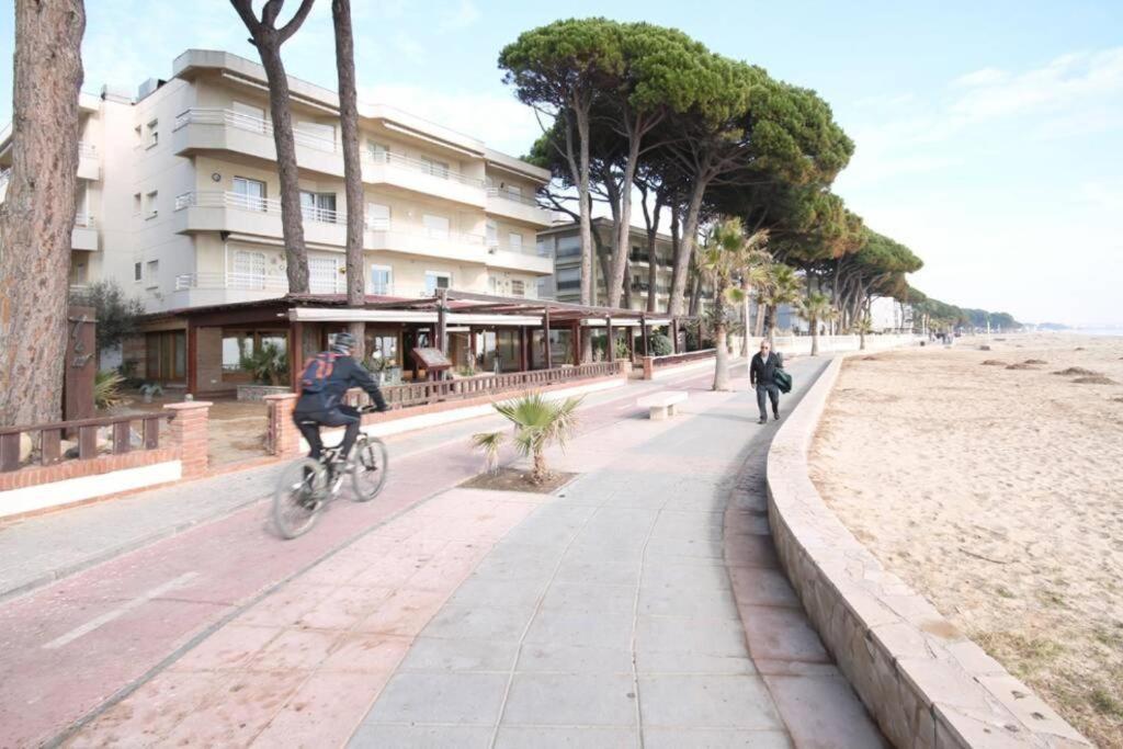 Apartamento Con Vistas Al Mar En Cambrils Luaran gambar